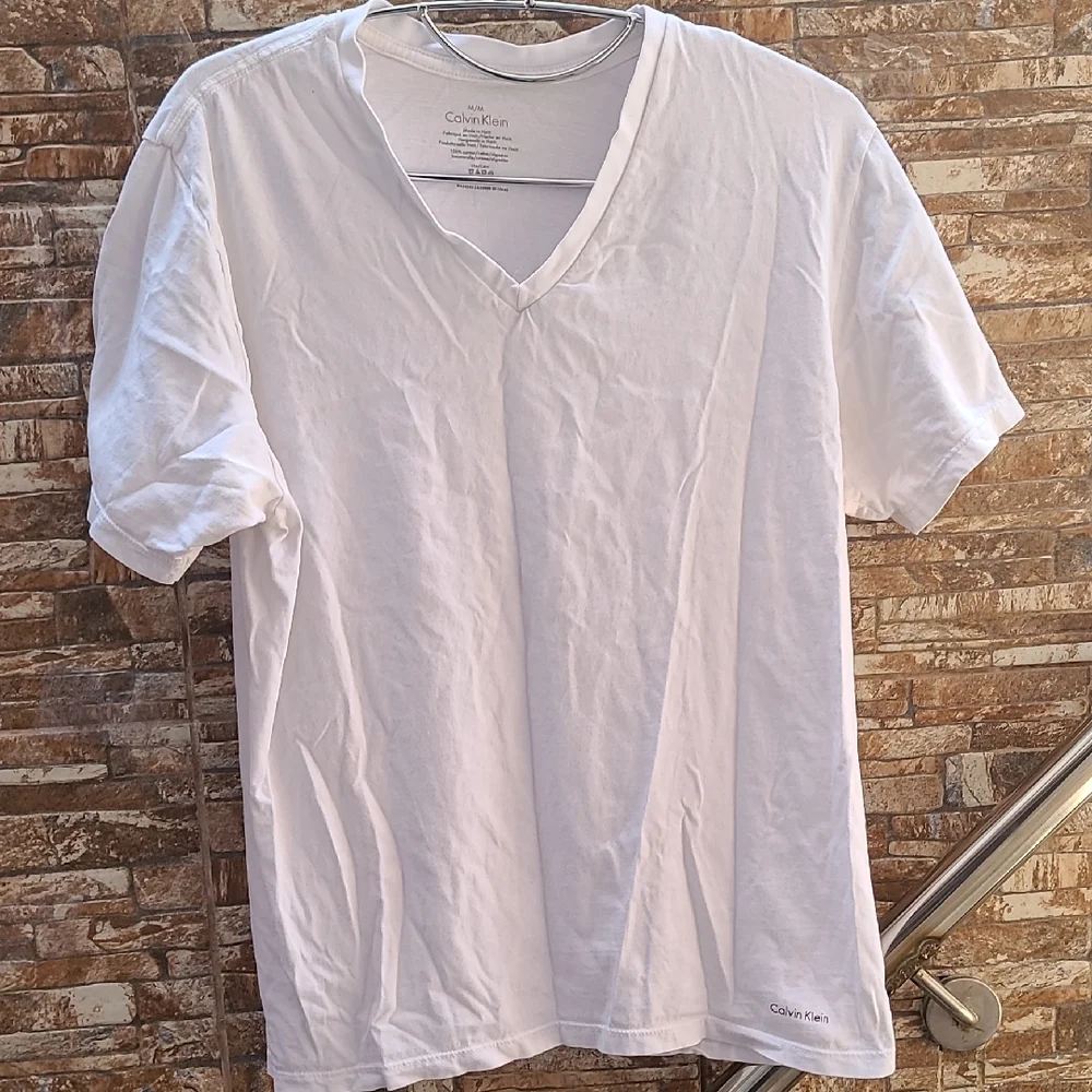 Calvin Klein White Short Sleeve Tee - Picture 1 of 5